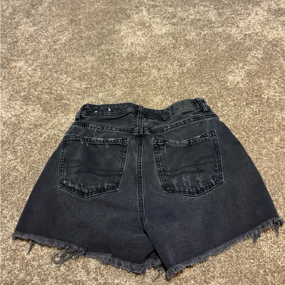 American Eagle Sz 2 cutoff highest rise mom jeans short.